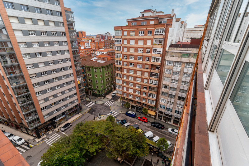 Luminoso piso con altura en el corazón del barrio La Arena