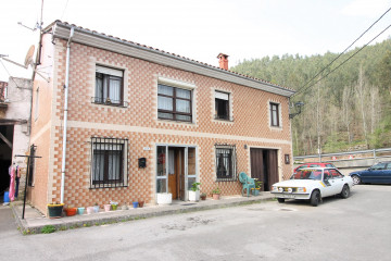 Casas o chalets-Venta-Cabezón de la Sal-821567