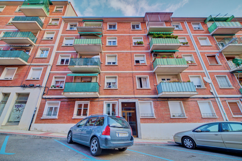 Pisos en Venta en Pamplona-Iruña en zona Milagrosa con 3 habitaciones, Goroabe, 26