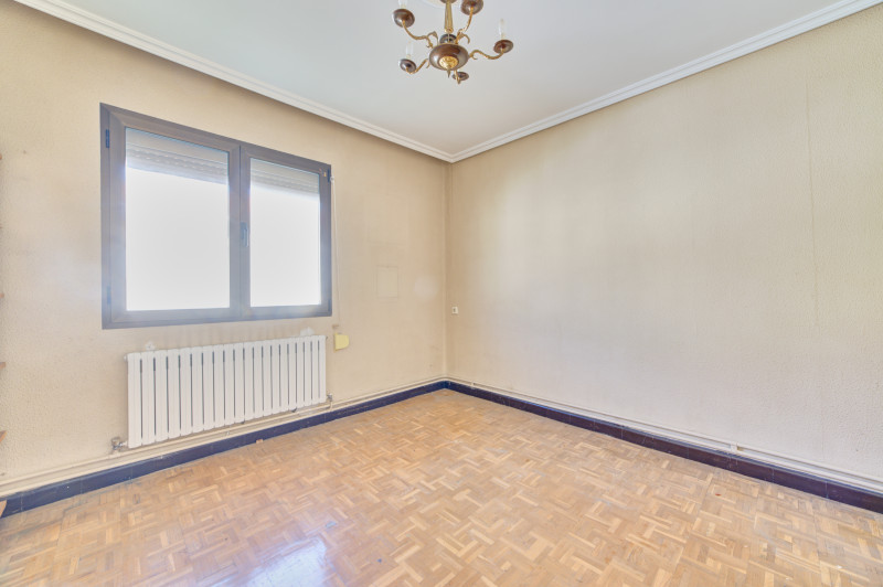 Pisos en Venta en Pamplona-Iruña en zona Chantrea con 3 habitaciones, Calle Beriain, 5