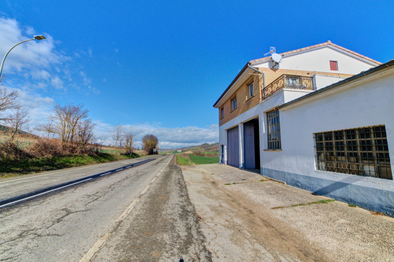 Casas o chalets en Venta en Monreal con 4 habitaciones, Carretera Jaca, 2
