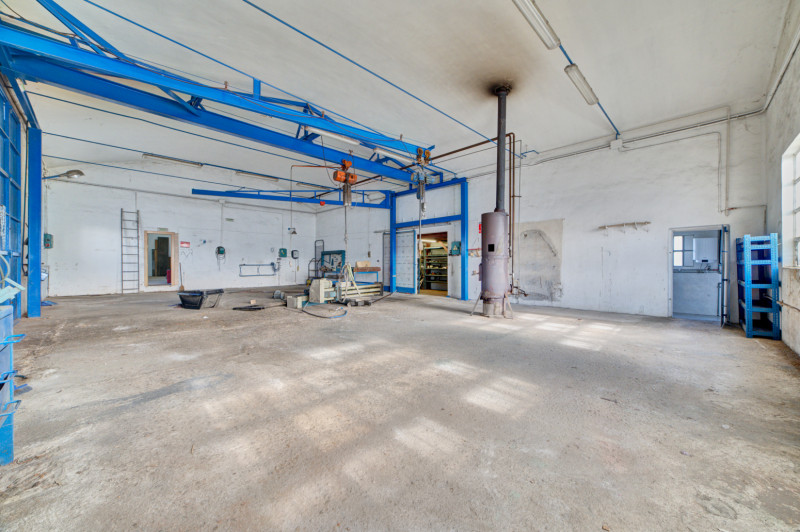 Locales en Venta en Monreal con 4 habitaciones, Carretera Jaca, 2