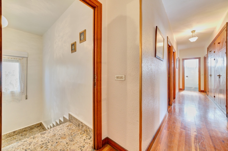 Locales en Venta en Monreal con 4 habitaciones, Carretera Jaca, 2