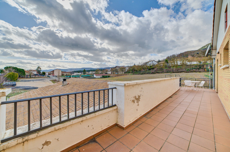 Locales en Venta en Monreal con 4 habitaciones, Carretera Jaca, 2
