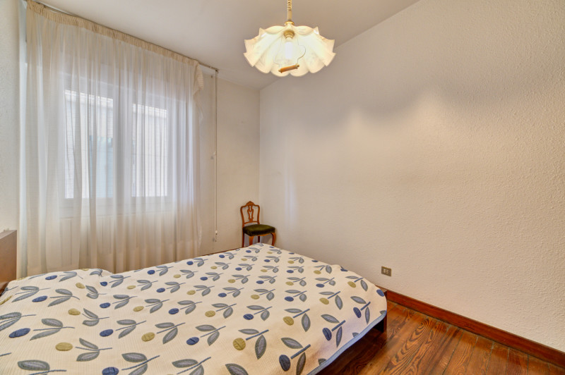 Locales en Venta en Monreal con 4 habitaciones, Carretera Jaca, 2