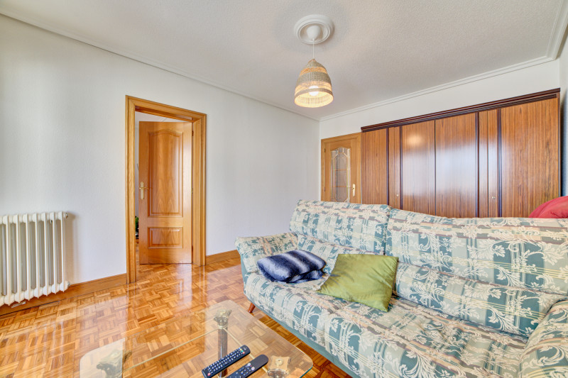 Pisos en Venta en Pamplona-Iruña en zona Orvina con 4 habitaciones, villafranca 6. Pamplona-Iruña