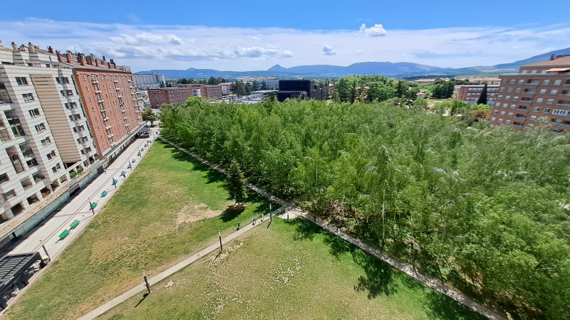 Pisos en Alquiler en Pamplona-Iruña en zona Mendebaldea con 2 habitaciones, irunlarrea, 13A