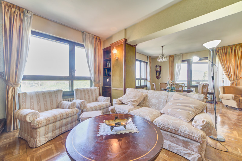Pisos en Venta en Pamplona-Iruña en zona 1 ensanche con 6 habitaciones, Calle Navas de Tolosa, 29
