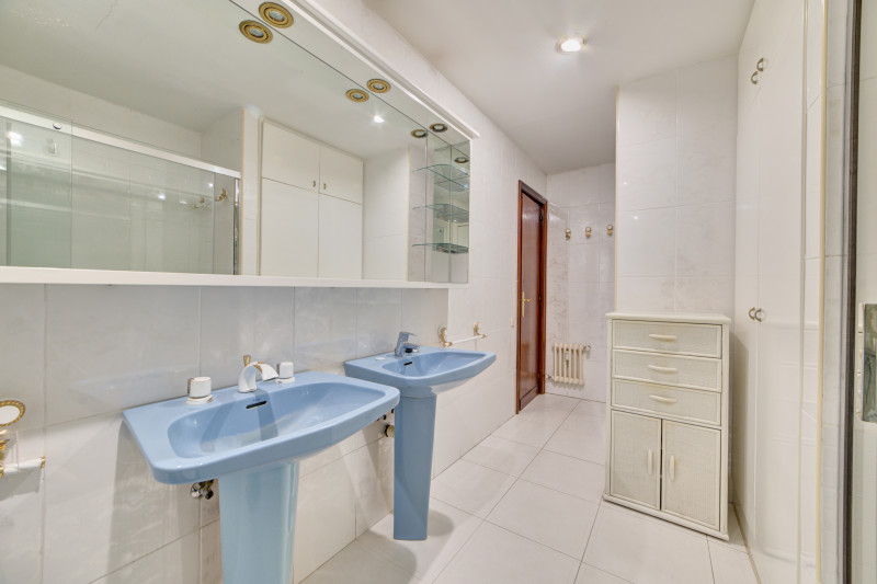 Pisos en Venta en Pamplona-Iruña en zona 1 ensanche con 6 habitaciones, Calle Navas de Tolosa, 29