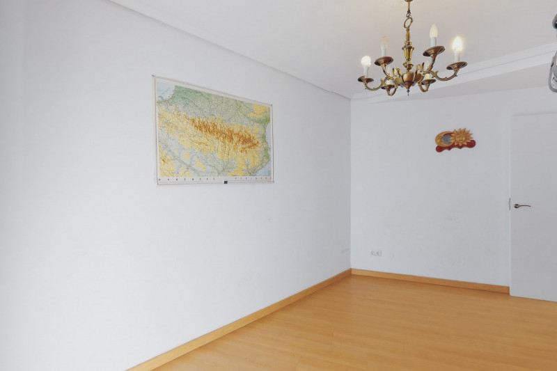 Pisos en Venta en Pamplona-Iruña en zona Rochapea con 4 habitaciones, CALLE BERNARDINO TIRAPU, 25