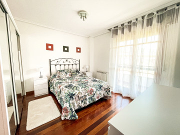 SE ALQUILA PISO DE DOS DORMITORIOS EN AMPUERO