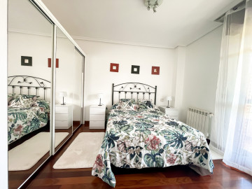 SE ALQUILA PISO DE DOS DORMITORIOS EN AMPUERO