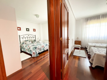 SE ALQUILA PISO DE DOS DORMITORIOS EN AMPUERO