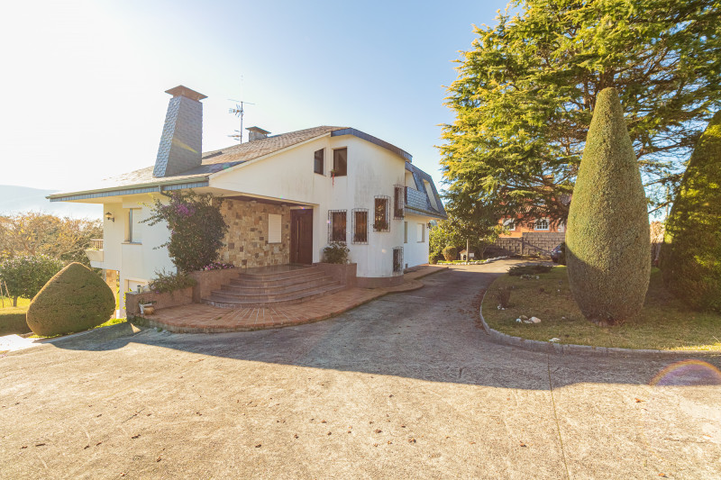 Preciosa Chalet Estilo Único en Nigran