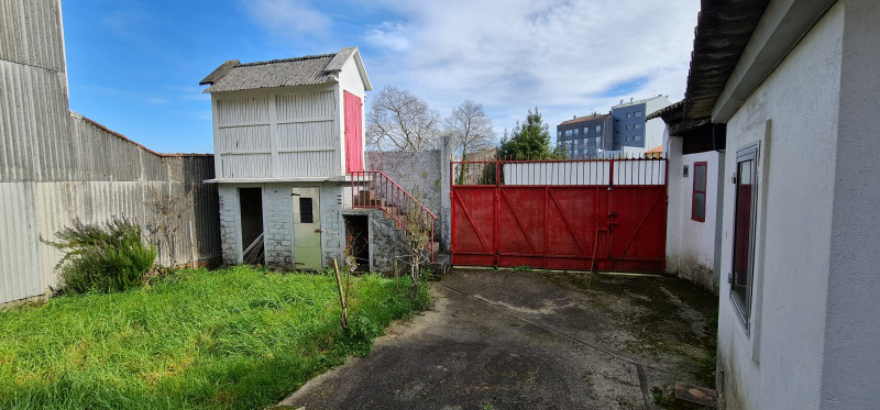 Houses & Villas in Estrada A