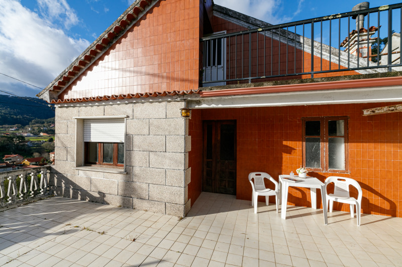 Houses & Villas in Poio