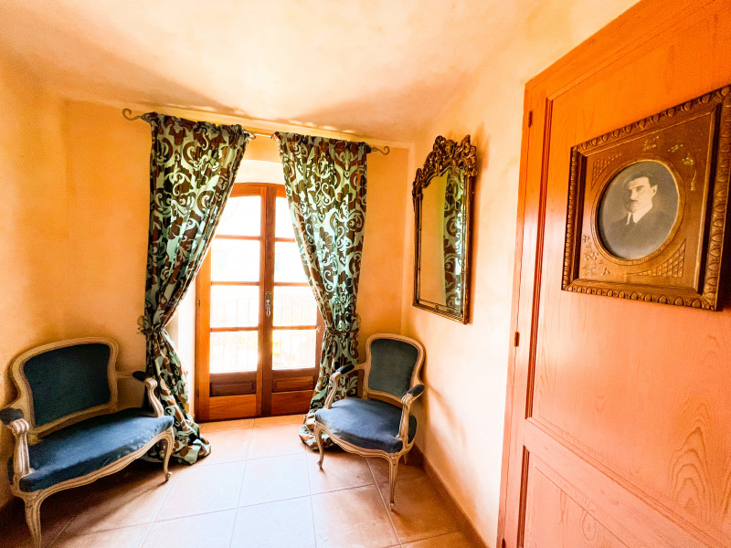 <p>Historic farmhouse in Mollet de Peralada with a successful restaurant included</p>