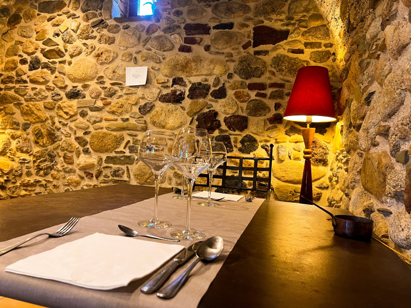 <p>Historic farmhouse in Mollet de Peralada with a successful restaurant included</p>