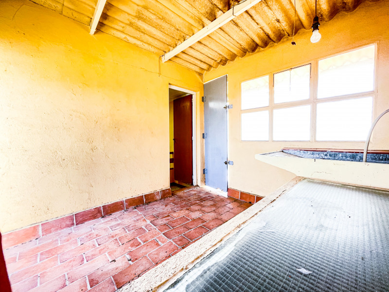 <p>Castellón d Empúries; Town house for investment of 2 floors</p>
