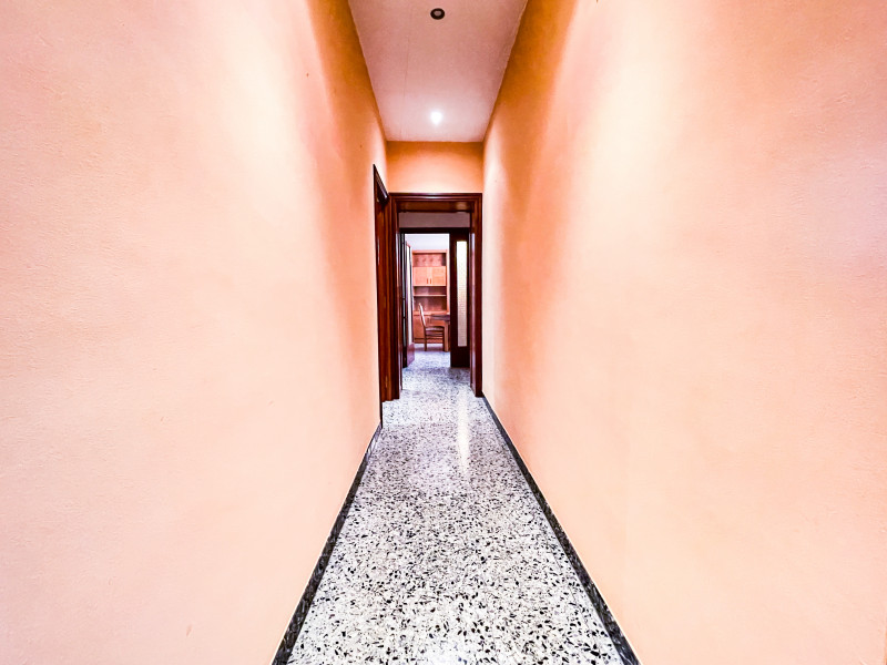 <p>Castellón d Empúries; Town house for investment of 2 floors</p>