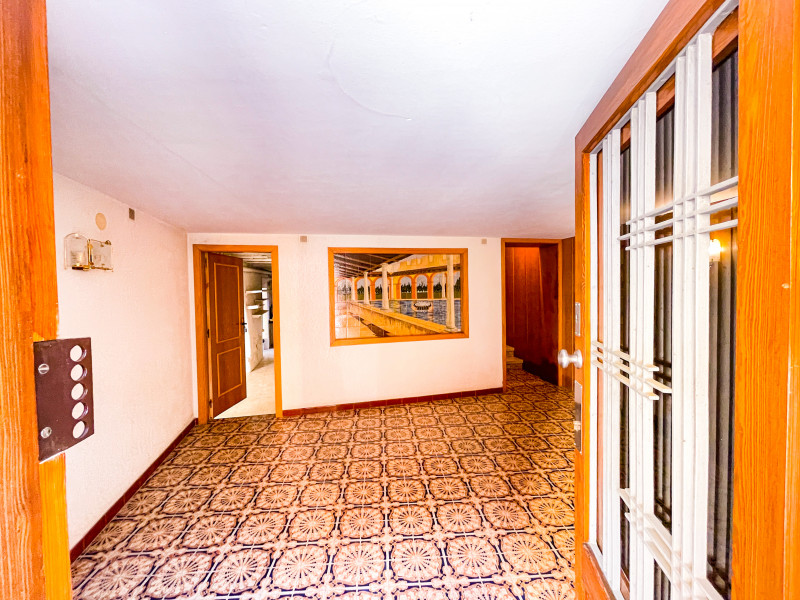 <p>Castellón d Empúries; Town house for investment of 2 floors</p>
