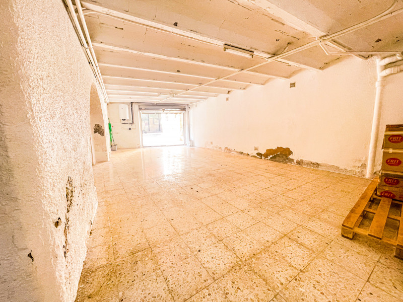 <p>Castellón d Empúries; Town house for investment of 2 floors</p>