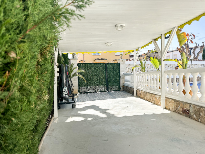 Empuriabrava: Casa majestuosa cerca del canal