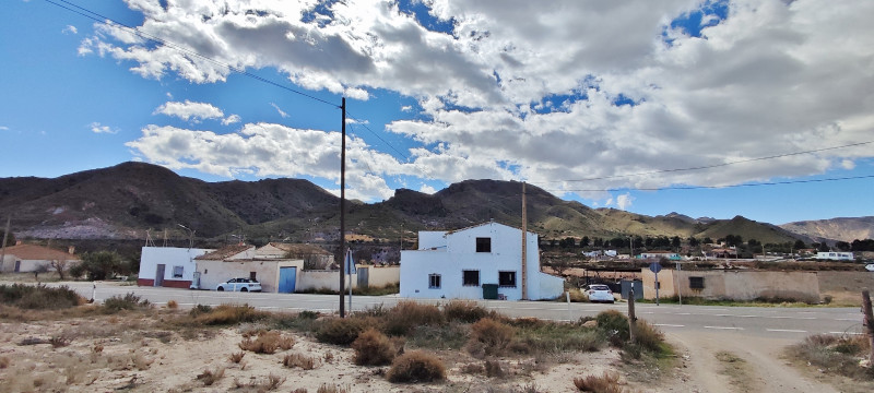 CASA CON TERRENO EN PEÑAS NEGRAS, SORBAS