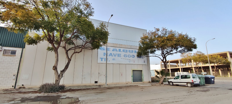 NAVE INDUSTRIAL EN POLIGONO SANTAOLALLA, CAMPOHERMOSO