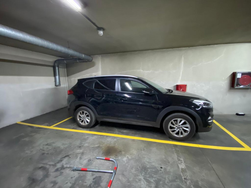 PLAZA DE GARAJE Y TRASTERO 