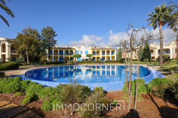 Garden flat in an exclusive complex close to Golf Bendinat with magnificent sea views