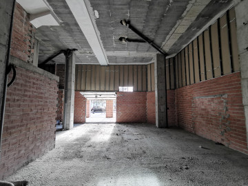 Local comercial de 90 m2 en zona inmejorable de Colindres