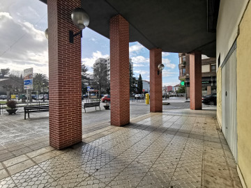 Local comercial de 90 m2 en zona inmejorable de Colindres