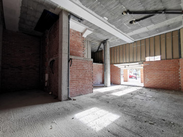 Local comercial de 90 m2 en zona inmejorable de Colindres
