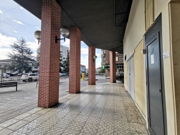 Local comercial de 90 m2 en zona inmejorable de Colindres